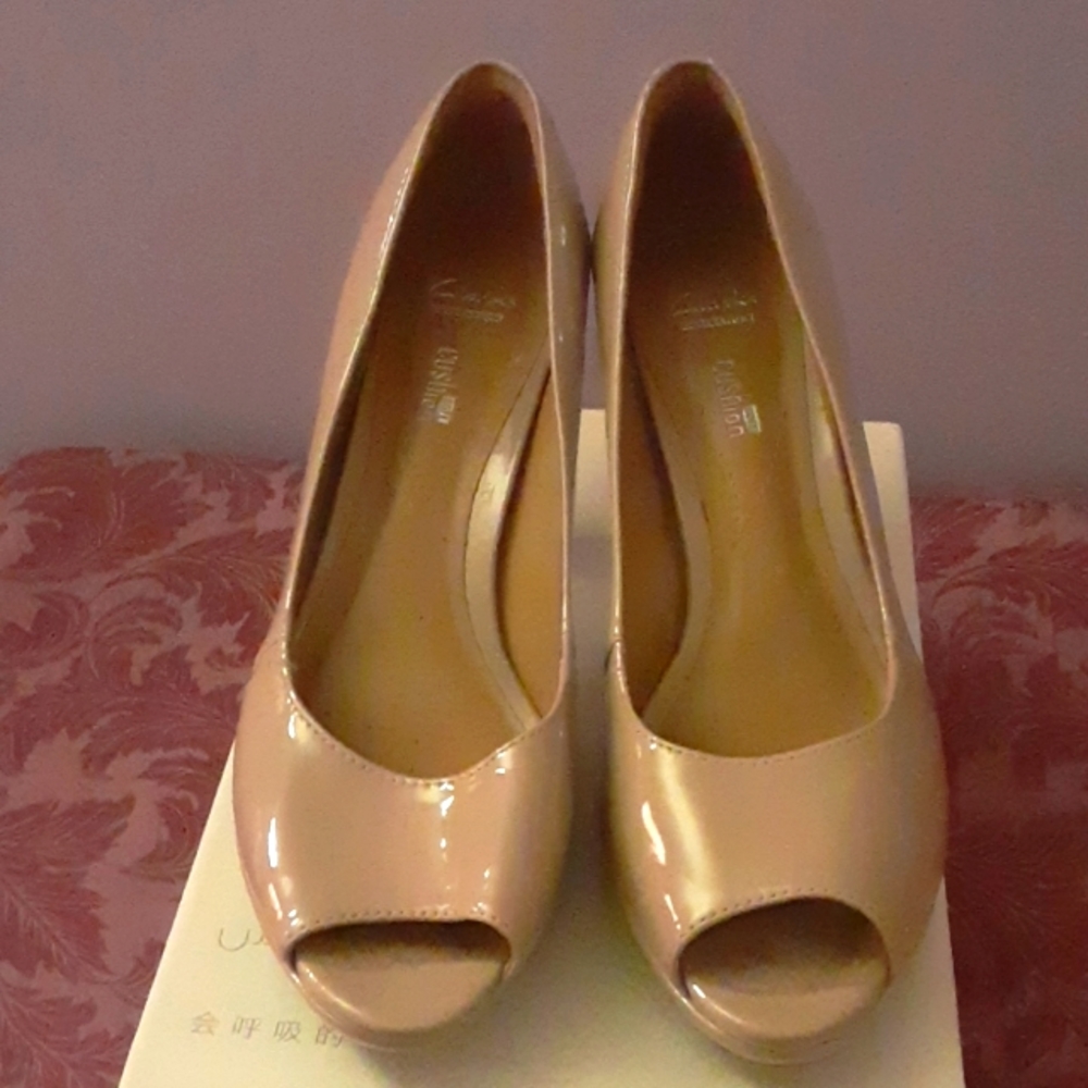 Tan Patent Clarks Collection Shoes